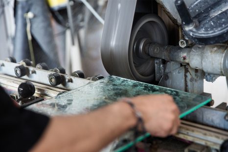 L’apprentissage de vitrier s’est beaucoup renouvelé avec de nouvelles possibilités d’utiliser ce matériau pour l’isolation ou la décoration.