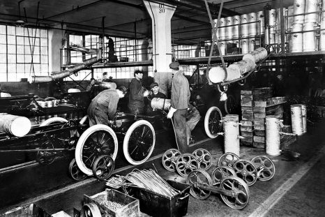 Le travail à la chaîne de Ford.